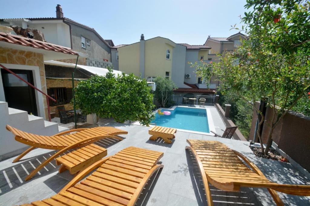 Villa Vlade- From The Heated Pool To The Beach In 1 Minute Jesenice  Exterior foto